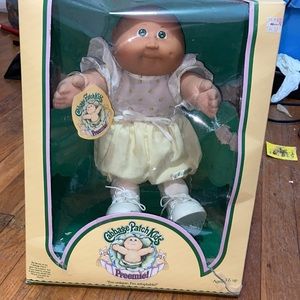 RARE 1984 Cabbage Patch Preemie W/Original Box , BC & Adoption Papers